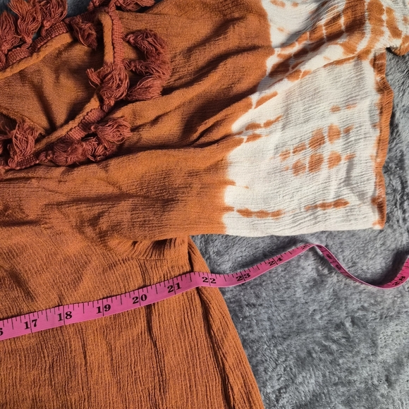 Umgee Bohemian Orange and White Tie-Dye Off-Shoulder Top Size Medium. - Picture 4 of 8